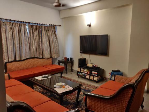 Lovely Couple Friendly Guest House โกลกาตา ภายนอก รูปภาพ