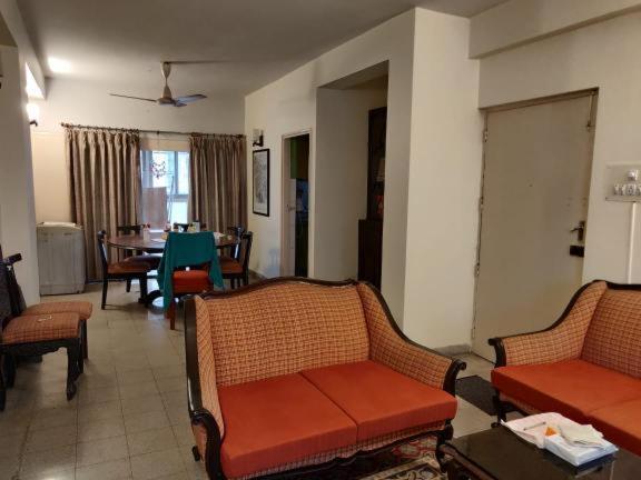 Lovely Couple Friendly Guest House โกลกาตา ภายนอก รูปภาพ